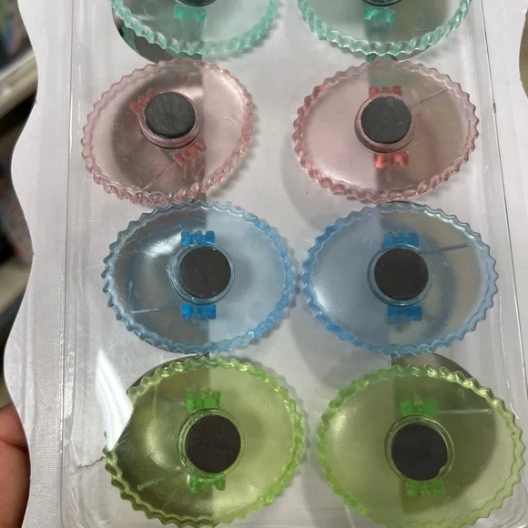 NWT ⚜️🌺⚜️ CWC Floral Themed Bag Clips Set of 8 - Picture 5 of 5